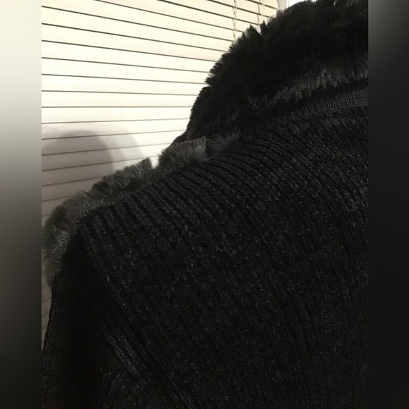 Lisa International Vintage Zip Up Sweater/Jacket/Black Knit/Faux Fur/EUC/Medium - Picture 5 of 7